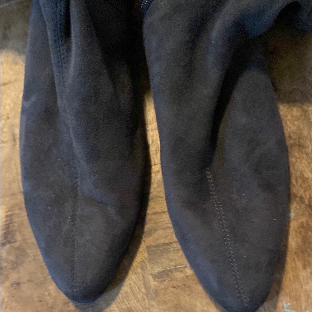 Dark Gray Knee Boots with Soft Suede Material and Slouchy Style - Picture 6 of 10